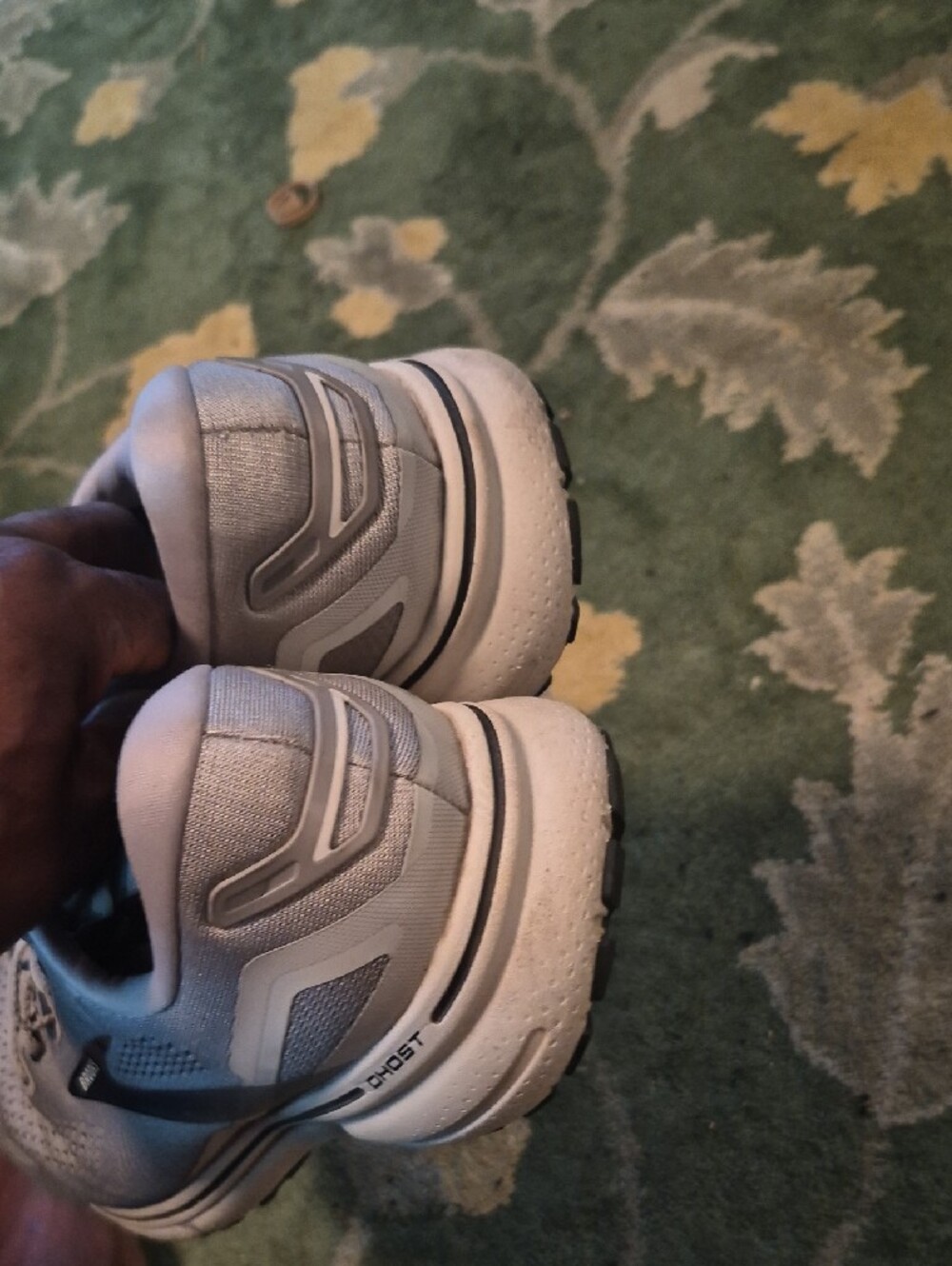 Brooks Men's Light Gray Lace-Up Running Shoes - Picture 11 of 12